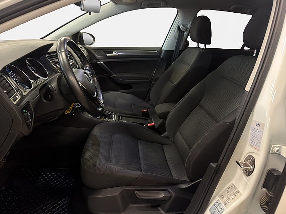 Volkswagen e-Golf VII 11 of 22