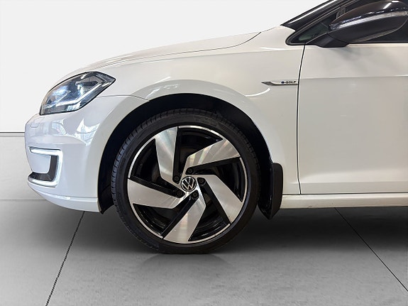 Volkswagen e-Golf VII 22 of 22