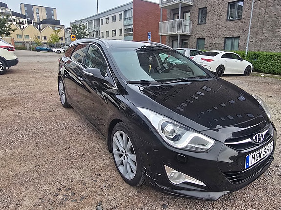 Hyundai i40 2 of 8