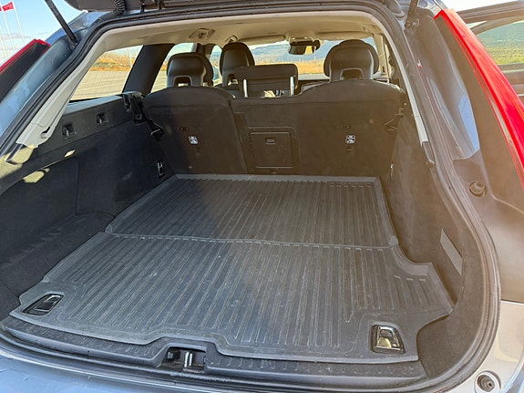 Volvo V90 Cross Country 13 of 13