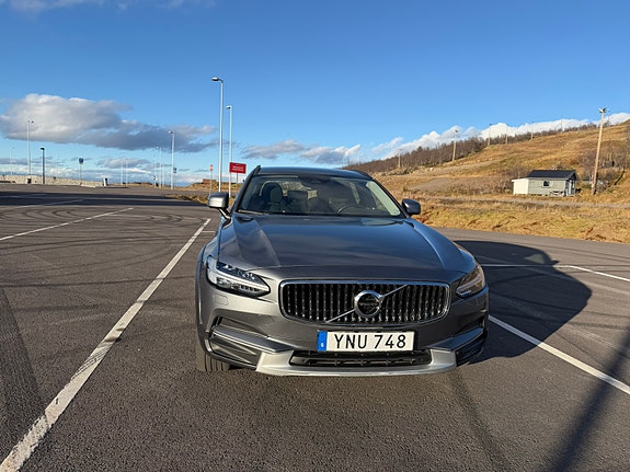 Volvo V90 Cross Country 9 of 13