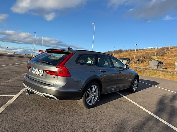 Volvo V90 Cross Country 5 of 13