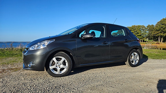 Peugeot 208 5 of 16