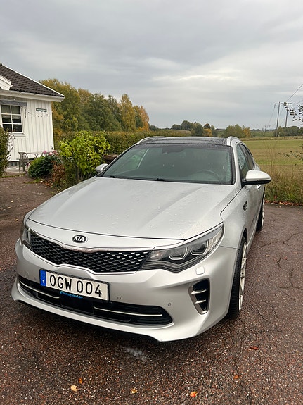Kia Optima 2 of 3