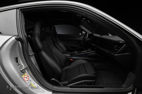 Porsche 911 Carrera T 15 of 22