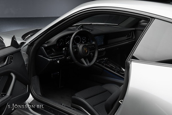 Porsche 911 Carrera T 11 of 22