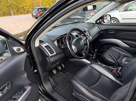 Peugeot 4007 13 of 18