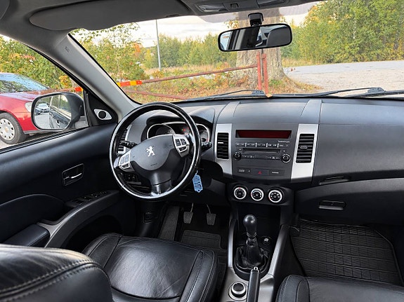 Peugeot 4007 9 of 18