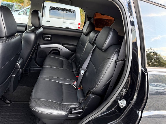 Peugeot 4007 15 of 18