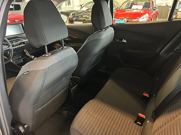 Peugeot 2008 28 of 30