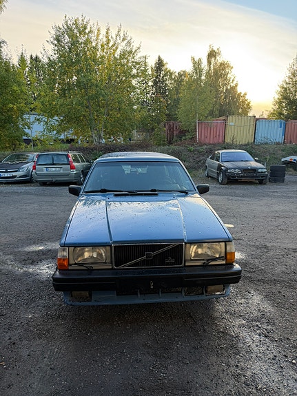 Volvo 740 2 of 11