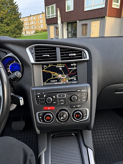 Citroen C4 11 of 16