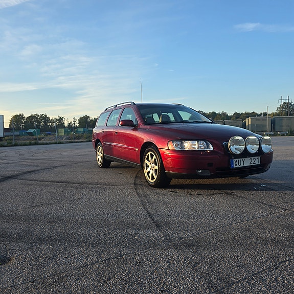 Volvo V70 4 of 11