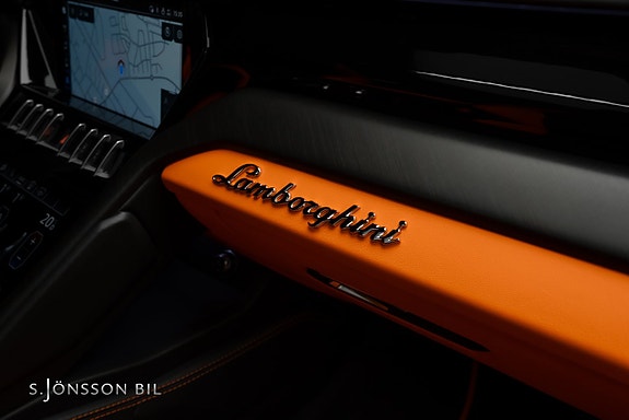 Lamborghini Urus 29 of 30