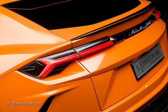 Lamborghini Urus 12 of 30