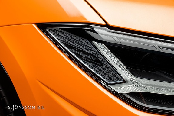 Lamborghini Urus 17 of 30