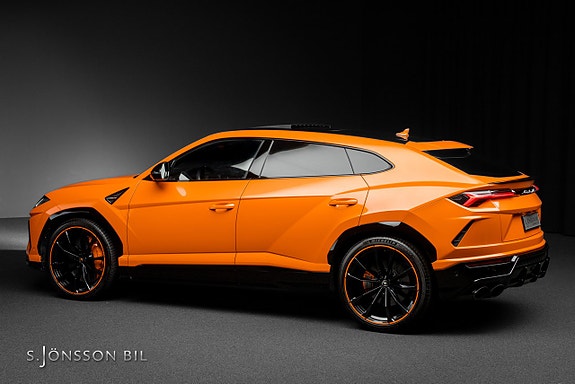 Lamborghini Urus 9 of 30
