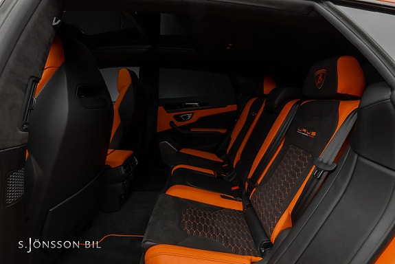 Lamborghini Urus 24 of 30