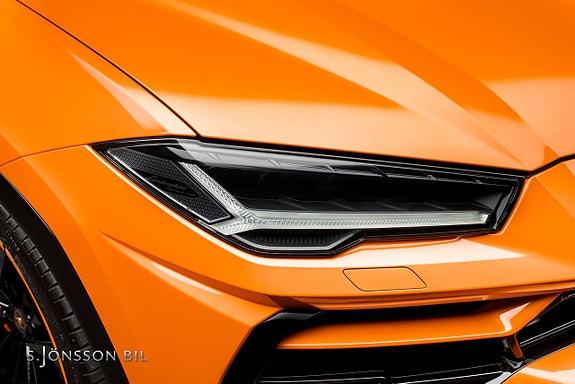 Lamborghini Urus 16 of 30