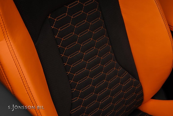 Lamborghini Urus 28 of 30