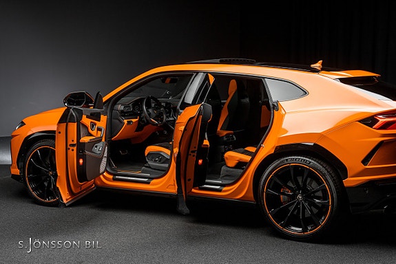 Lamborghini Urus 18 of 30