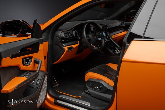 Lamborghini Urus 19 of 30