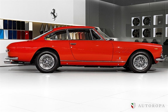 Ferrari 330 3 of 10