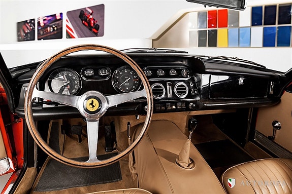 Ferrari 330 7 of 10