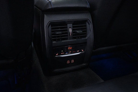 BMW 330e 16 of 28