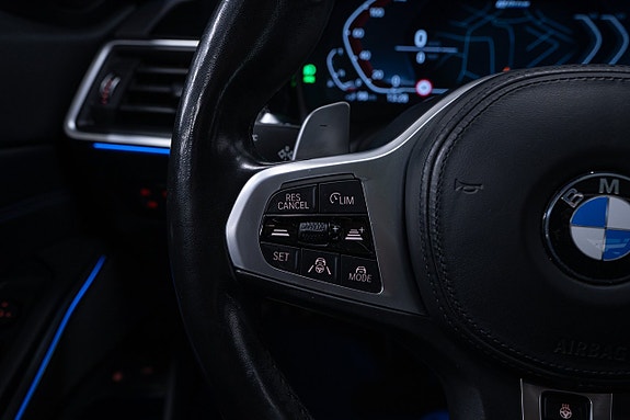 BMW 330e 20 of 28