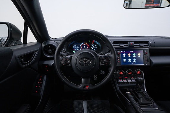 Toyota GR86 14 of 24
