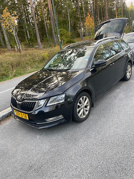 Skoda Octavia 2 of 9