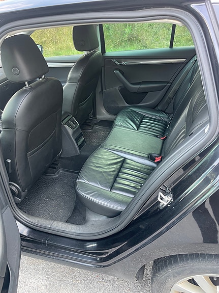 Skoda Octavia 3 of 9