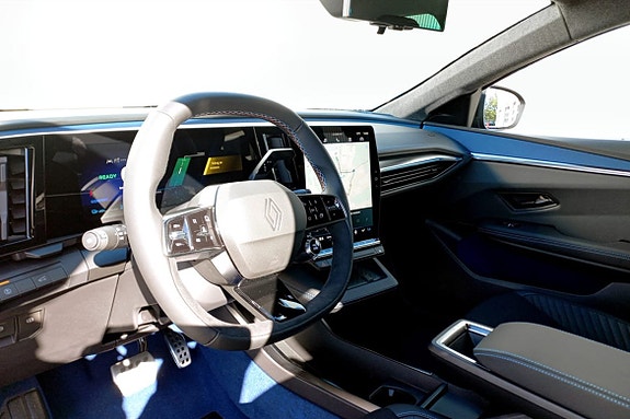 Renault Scenic E-Tech 6 of 14