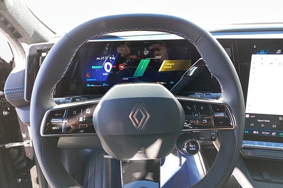 Renault Scenic E-Tech 11 of 14