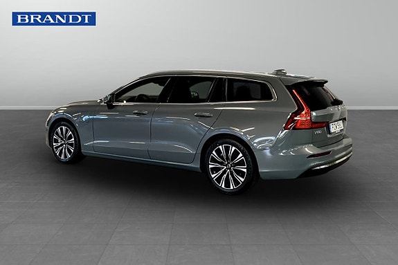 Volvo V60 2 of 9