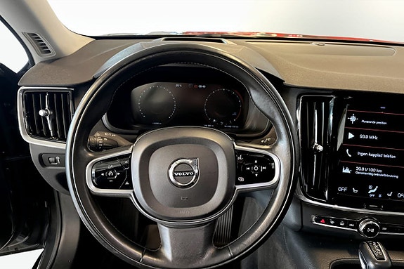 Volvo V90 Cross Country 7 of 9