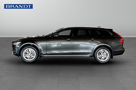 Volvo V90 Cross Country 3 of 9