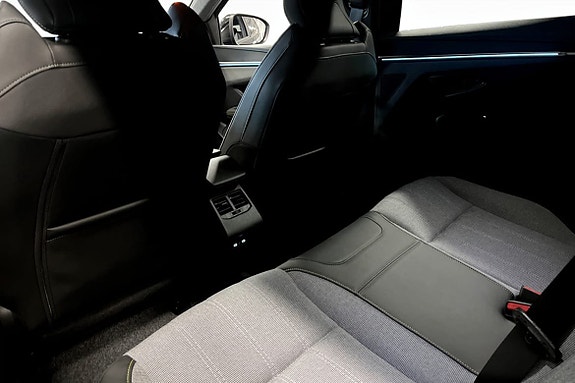 Renault Scenic E-Tech 8 of 9
