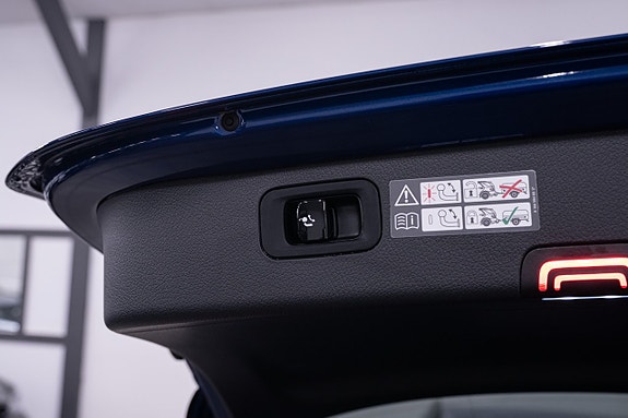 Mercedes-Benz C300 d 8 of 26