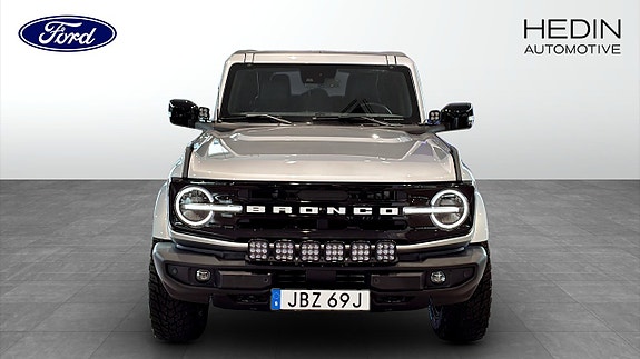 Ford Bronco 8 of 12
