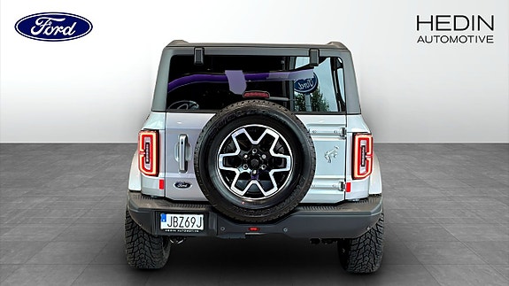 Ford Bronco 7 of 12