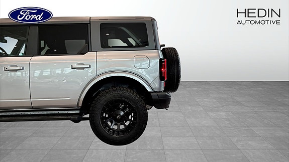 Ford Bronco 9 of 12