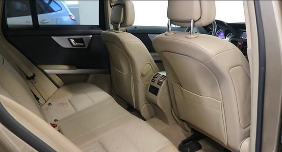 Mercedes-Benz GLK220 4 of 8