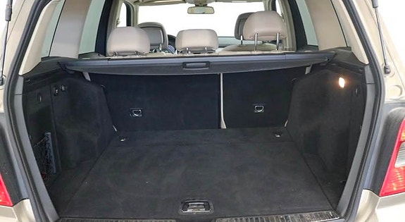 Mercedes-Benz GLK220 3 of 8