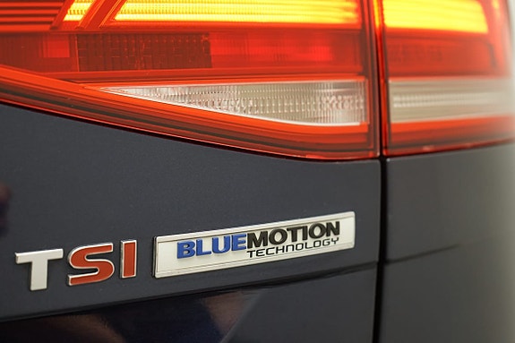 Volkswagen Passat 11 of 15