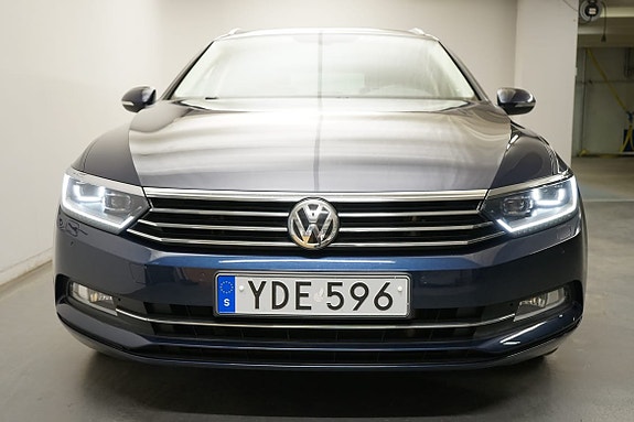 Volkswagen Passat 14 of 15