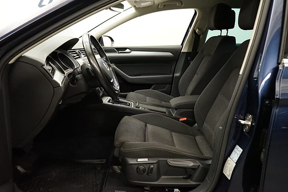 Volkswagen Passat 4 of 15