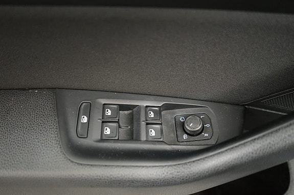 Volkswagen Passat 8 of 15