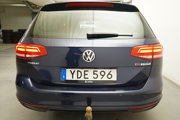 Volkswagen Passat 13 of 15